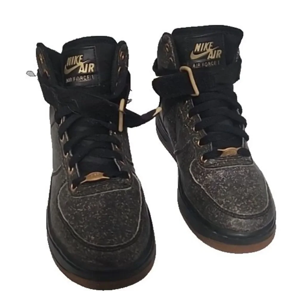 NIKE Air Force 1 Hi LV8 807617-007 Youth size 4.5 Gum Bottom Sneaker